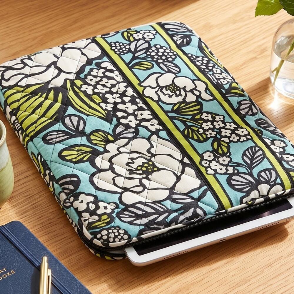 Vera Bradley ISLAND BLOOMS Floral iPad Tablet Case L-Zip. 8" x 10”